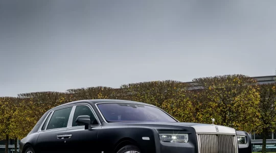 A Unique Rolls Royce Phantom Honors the Dragon Year (4)