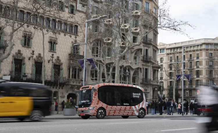 Renault Group Tests Autonomous Vehicles for Public Transport in Europe
