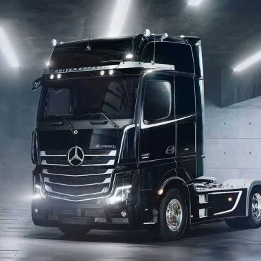 Sharing the Road with Trucks A Safety Guide for Drivers