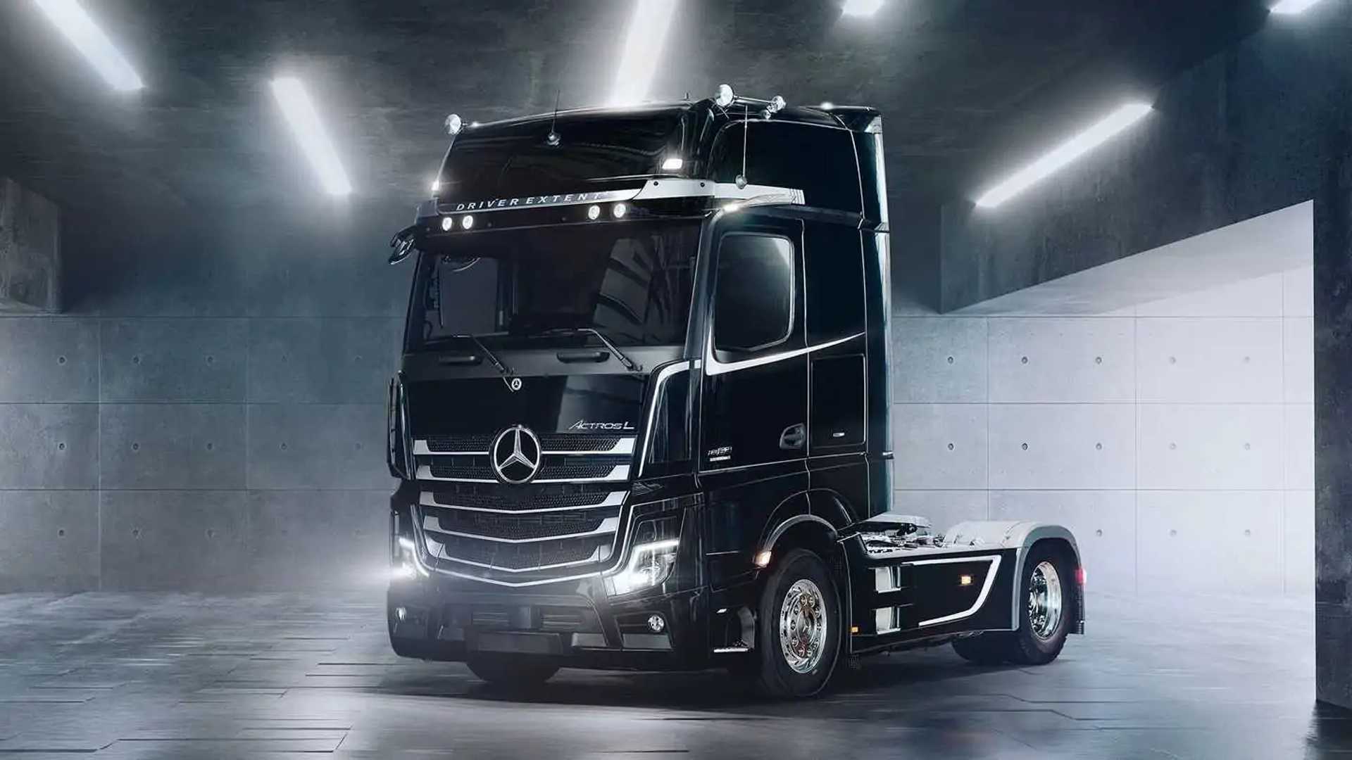 Sharing the Road with Trucks A Safety Guide for Drivers