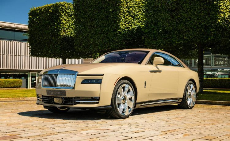 Rolls Royce Spectre Bailey (1)