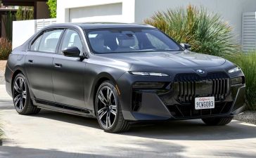 A Driver’s Calendar Planning Your Vehicle Care Across the Year BMW i7 M70