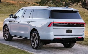 Common Warning Signs That Your 4WD Might Need Professional Diagnostics 2026 Lincoln Navigator