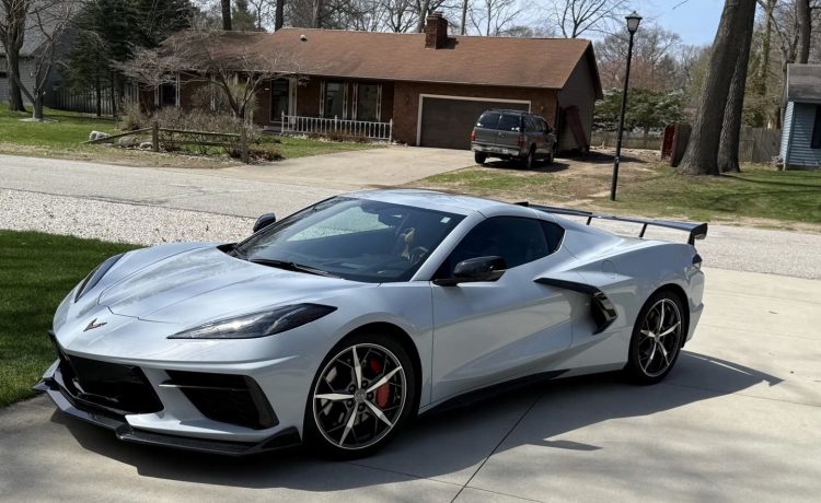2020 Chevrolet Corvette Stingray Coupe 3LT Z51 (1)