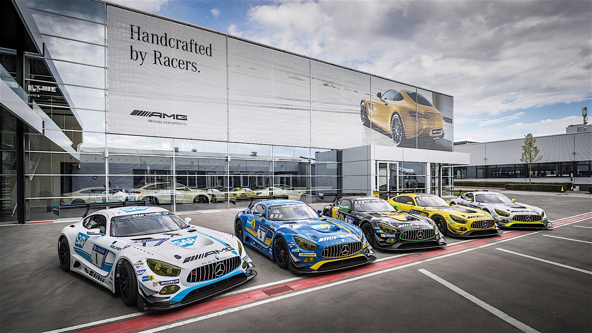 Mercedes Showroom (1)