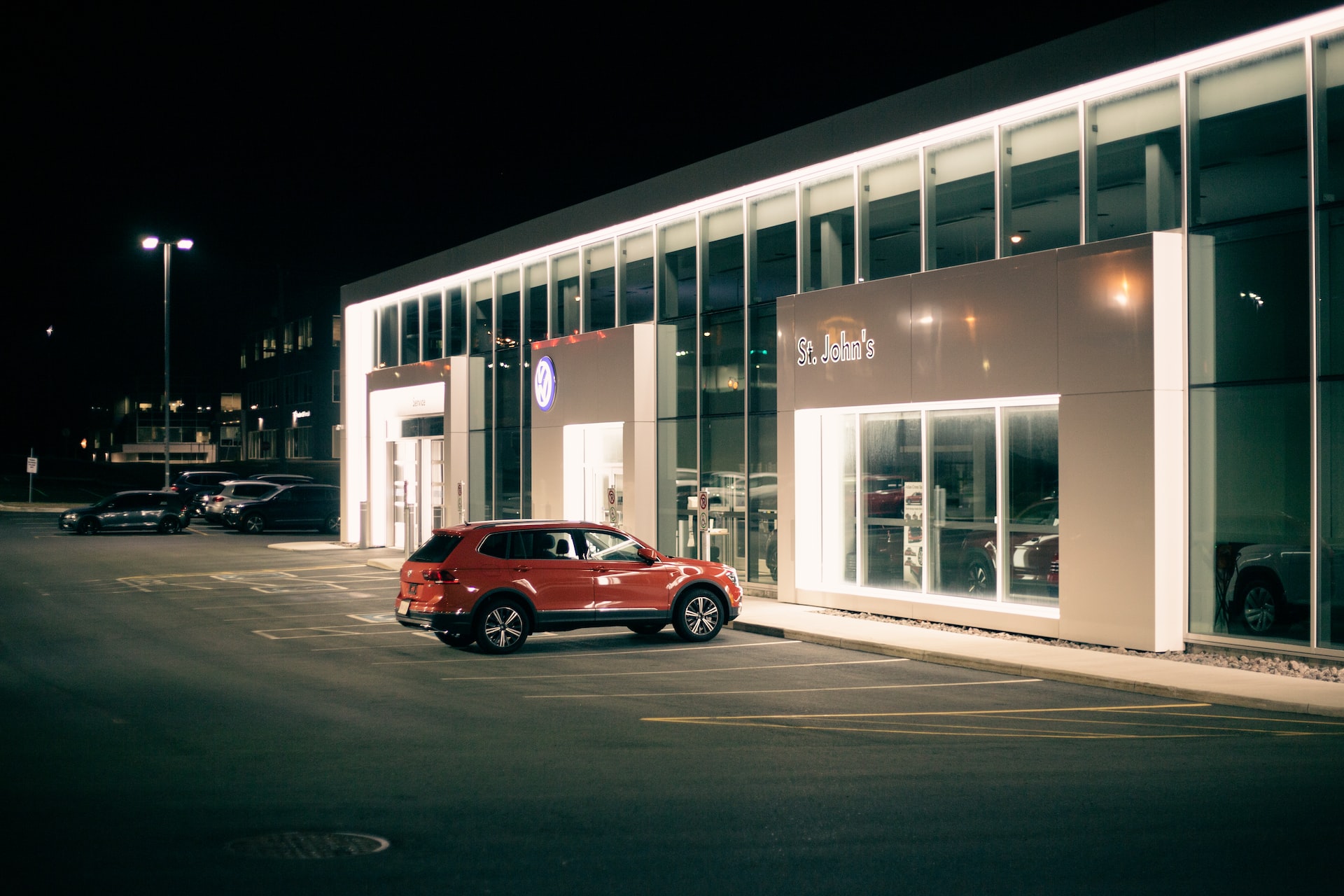 Mercedes Showroom (3)
