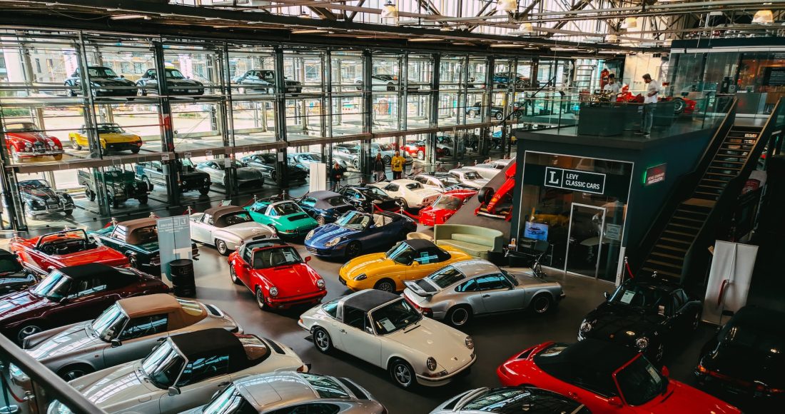 Mercedes Showroom (4)