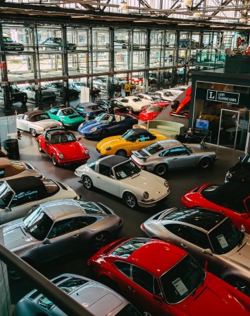 Mercedes Showroom (4)