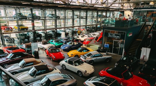 Mercedes Showroom (4)