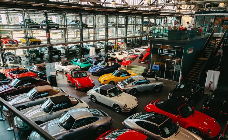 Mercedes Showroom (4)