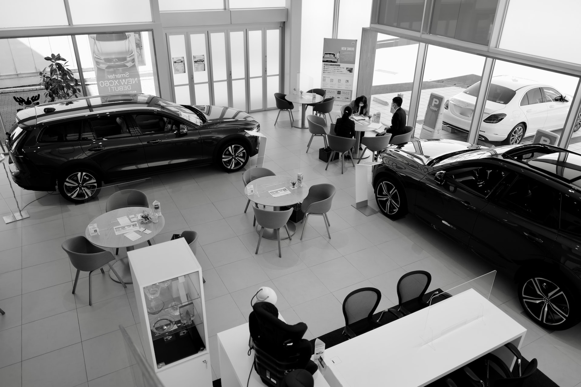 Mercedes Showroom (5)