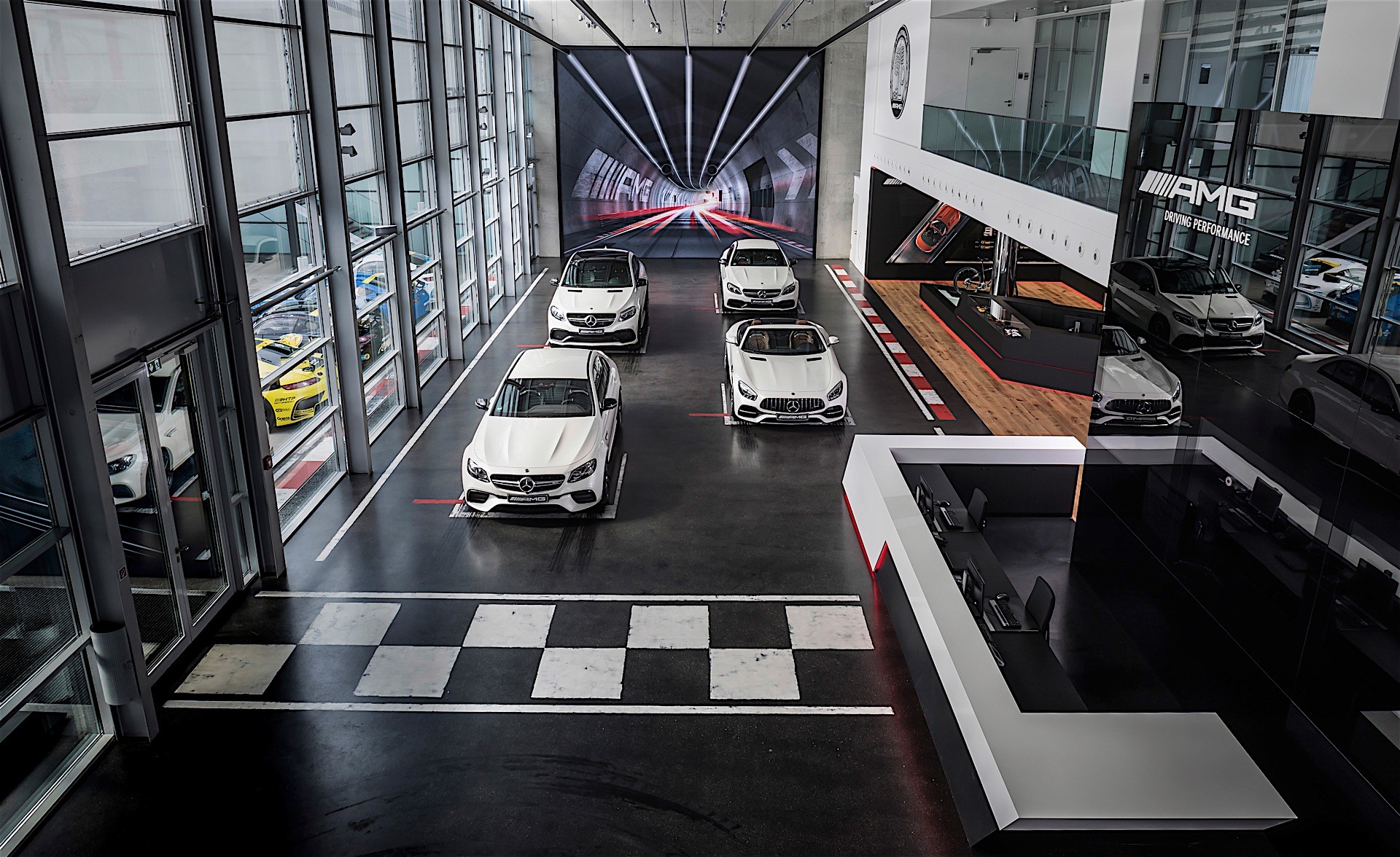 Mercedes Showroom (6)