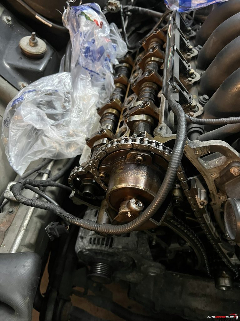 1998 Jaguar XJ Sovereign 4.0 V8 Timing Chain Replacement (3)