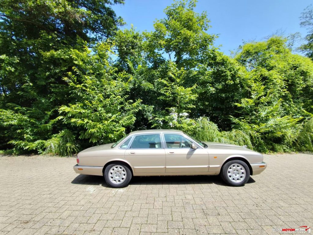 1998 Jaguar XJ Sovereign Gold 4.0 V8 (11)