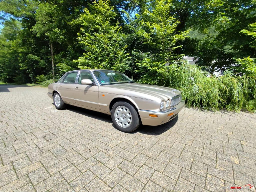 1998 Jaguar XJ Sovereign Gold 4.0 V8 (13)