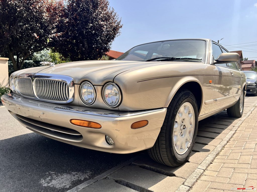 1998 Jaguar XJ Sovereign Gold 4.0 V8 (18)