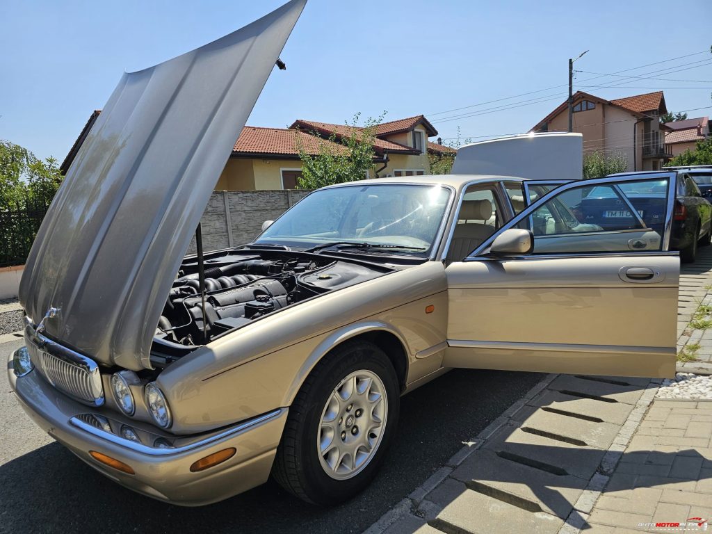 1998 Jaguar XJ Sovereign Gold 4.0 V8 (28)