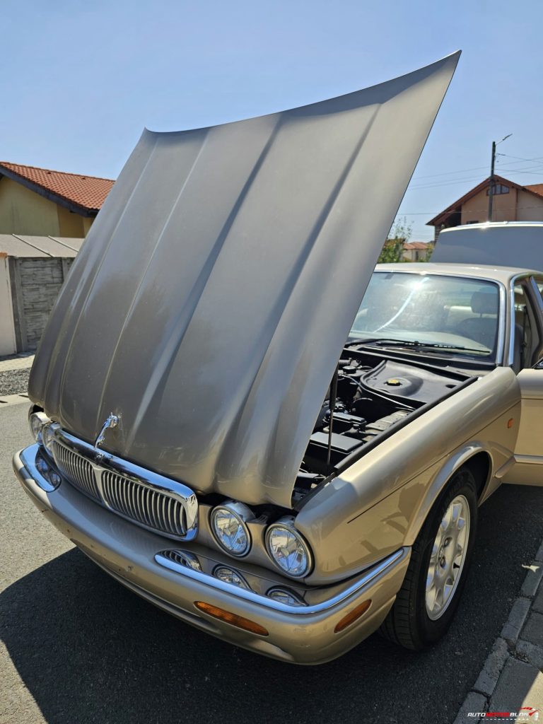 1998 Jaguar XJ Sovereign Gold 4.0 V8 (29)