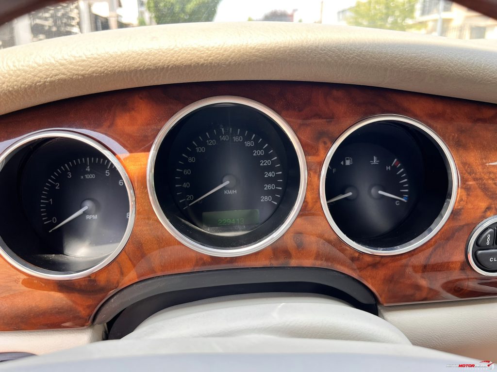 1998 Jaguar XJ Sovereign Gold 4.0 V8 (67)