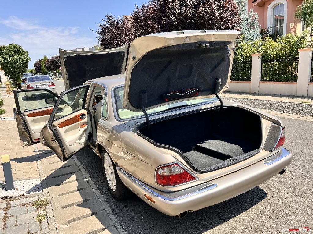 1998 Jaguar XJ Sovereign Gold 4.0 V8 (7)