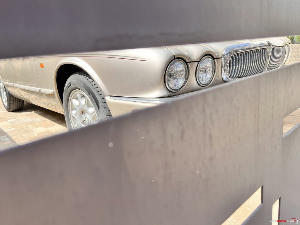 1998 Jaguar XJ Sovereign Gold 4.0 V8 (78)