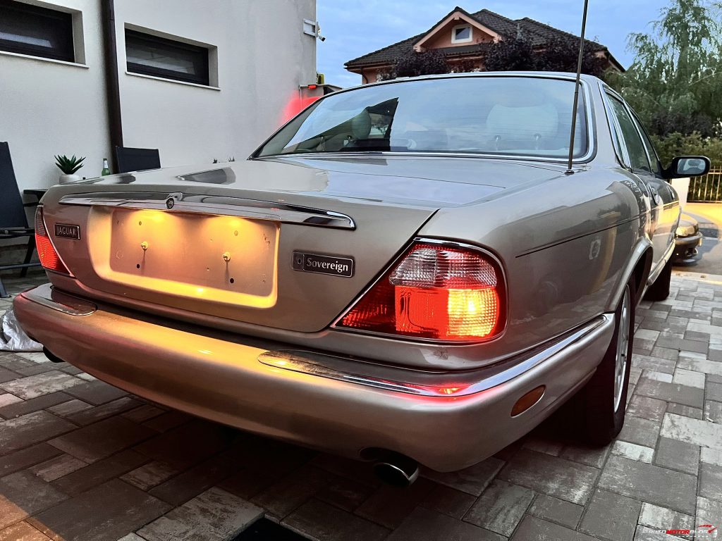 1998 Jaguar XJ Sovereign Gold 4.0 V8 (82)