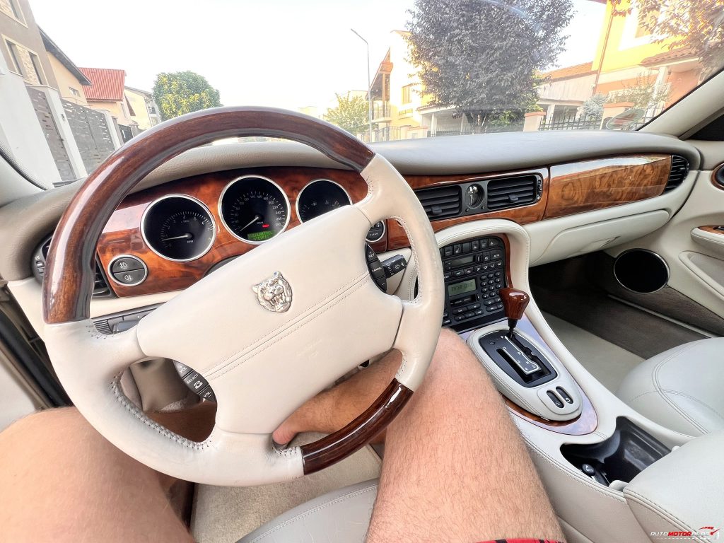 1998 Jaguar XJ Sovereign Gold 4.0 V8 Interior