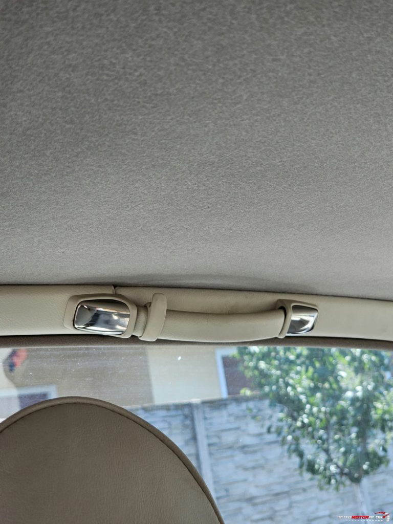 1998 Jaguar XJ Sovereign Gold 4.0 V8 Interior (13)