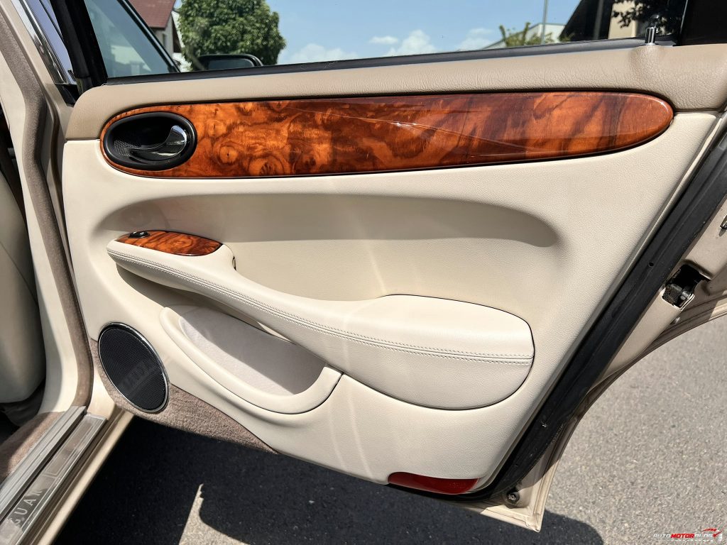 1998 Jaguar XJ Sovereign Gold 4.0 V8 Interior Door Panel