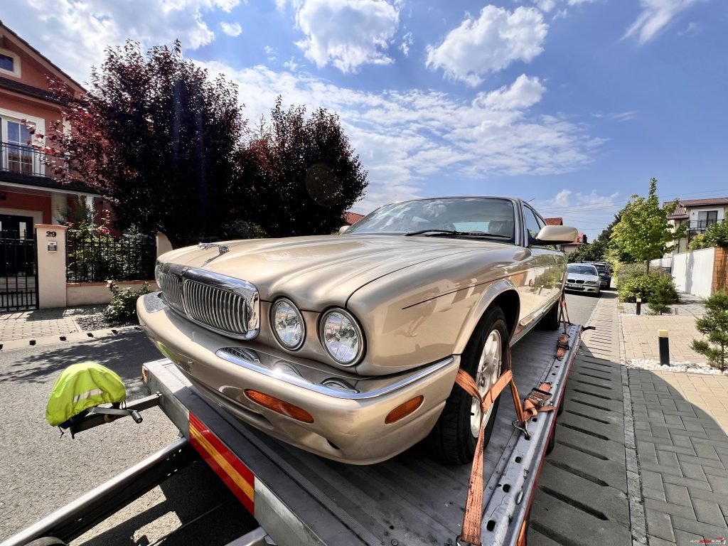 1998 Jaguar XJ Sovereign Gold 4.0 V8 Platform Transport (1)