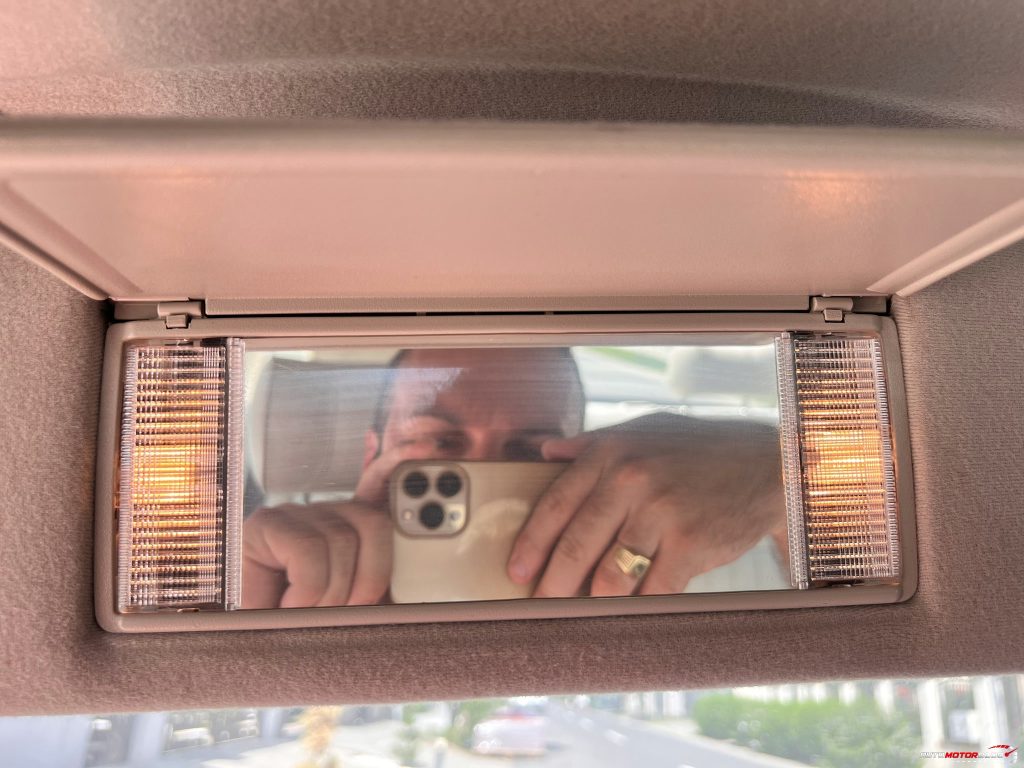 1998 Jaguar XJ Sovereign Gold 4.0 V8 illuminated sun visor mirror