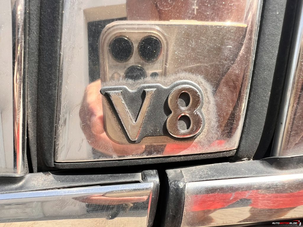 1998 Jaguar XJ Sovereign V8 Chrome Logo