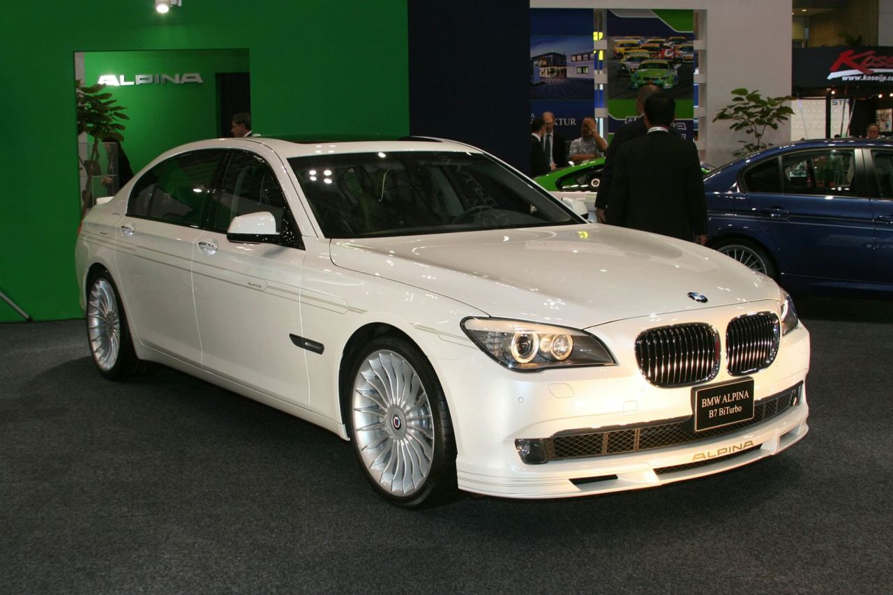 BMW 7 Series White