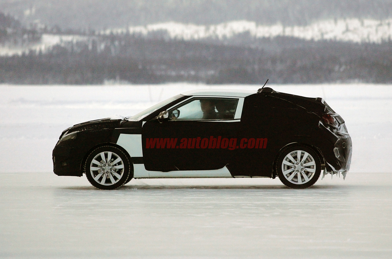 Spy shots with 2012 Hyundai Veloster or Tiburon Automotorblog