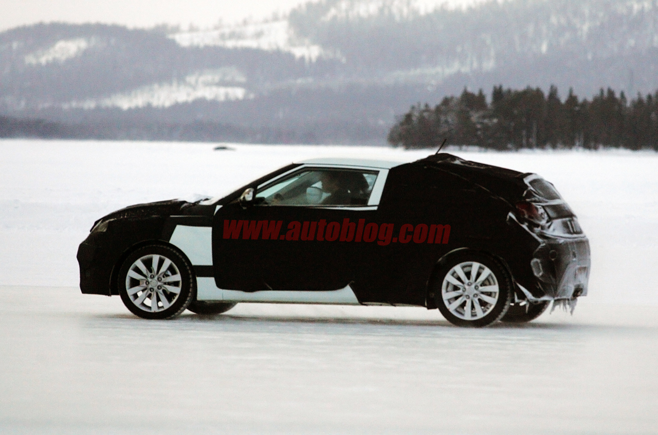 Spy shots with 2012 Hyundai Veloster or Tiburon Automotorblog