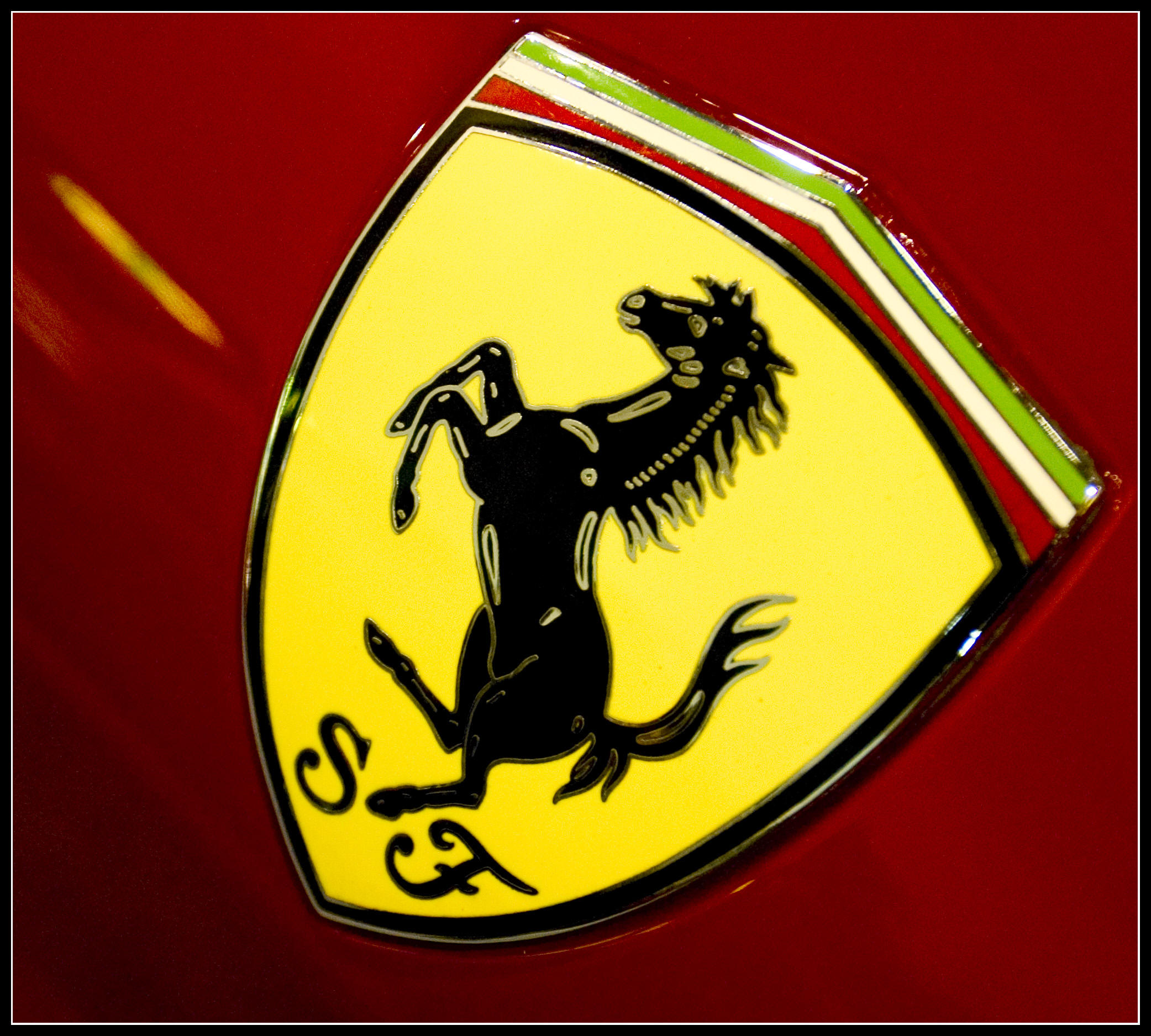 Ferrari Logo - Pracing Horse