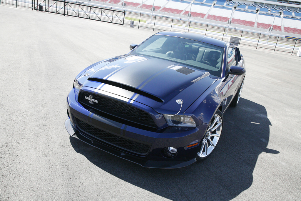 Dodge shelby gt500