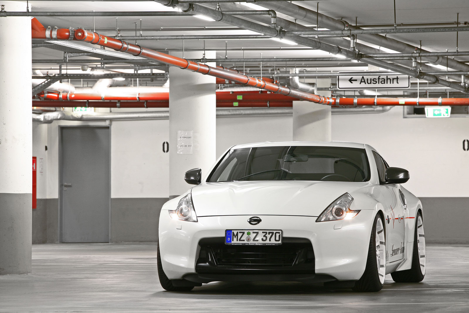Nissan 370Z Asphalt Surfer by Senner