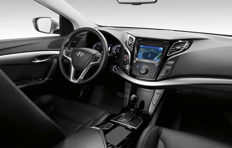 2011 Hyundai i40 interior