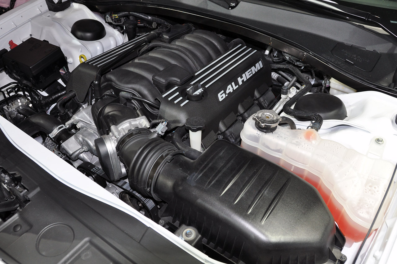 2012 Chrysler 300 SRT8 engine