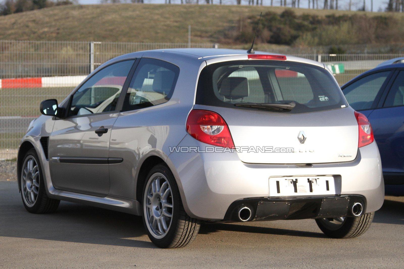 2012 Renault Clio RS spied