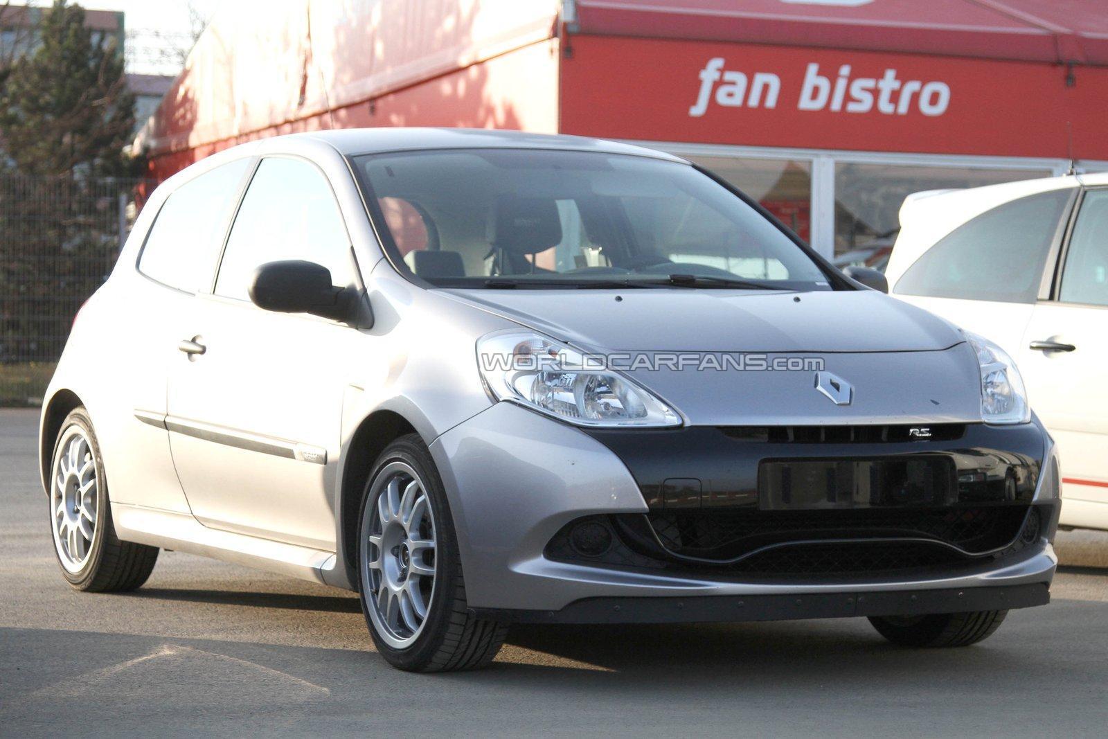 2012 Renault Clio RS spied
