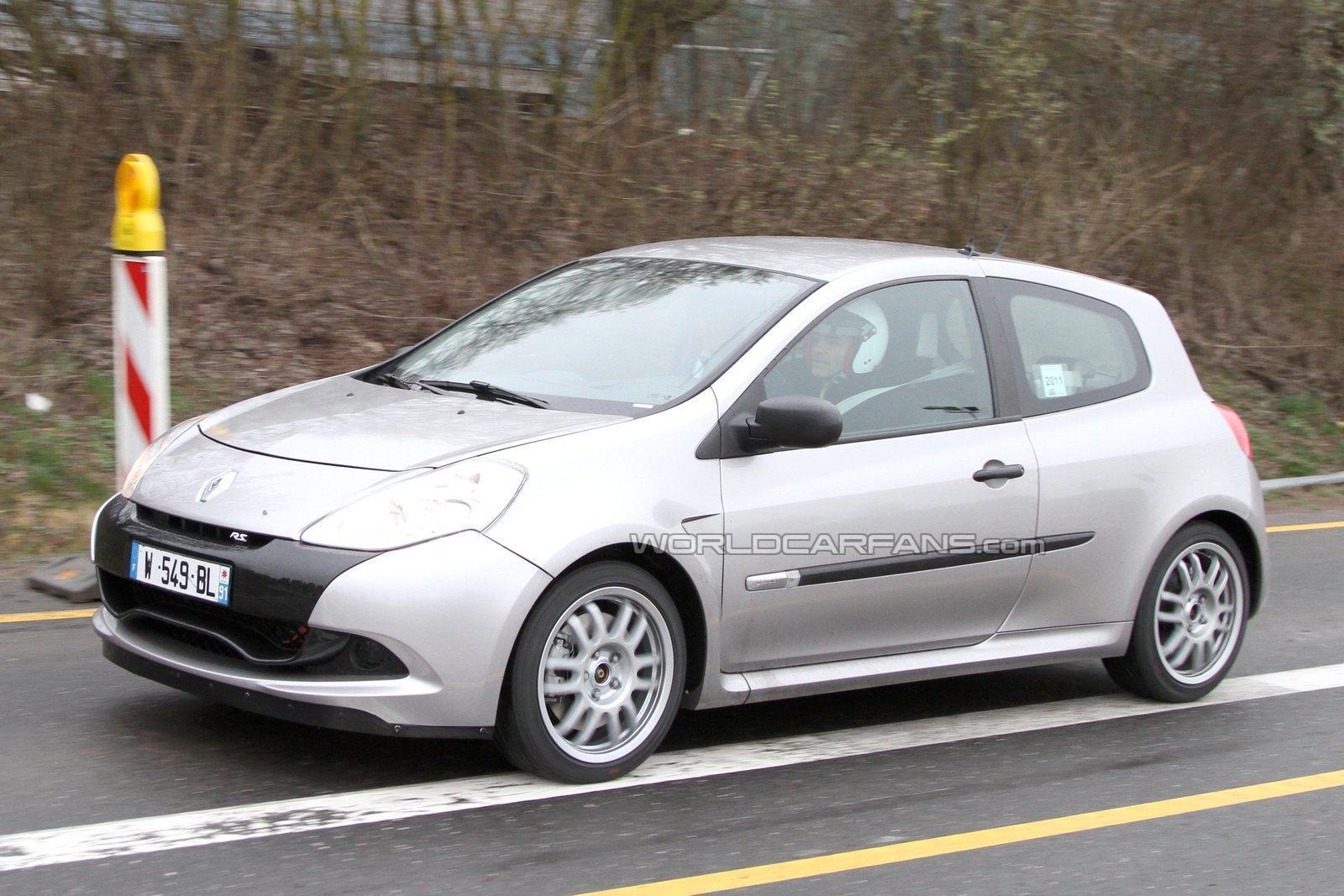 2012 Renault Clio RS spied
