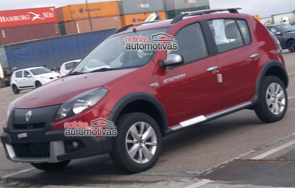 Dacia Sandero facelift spied