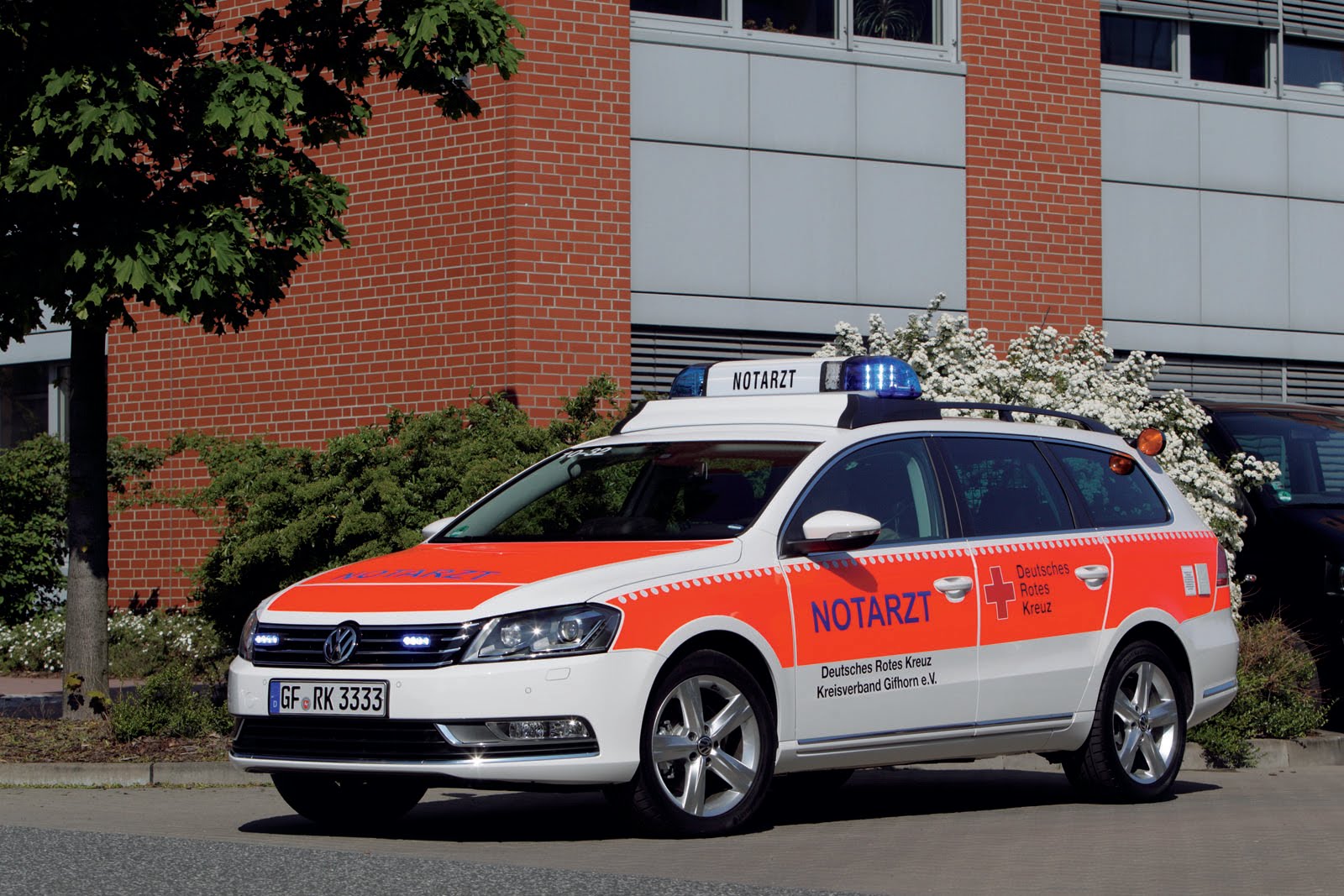 VW Passat Variant Emergency Medical Vehicle