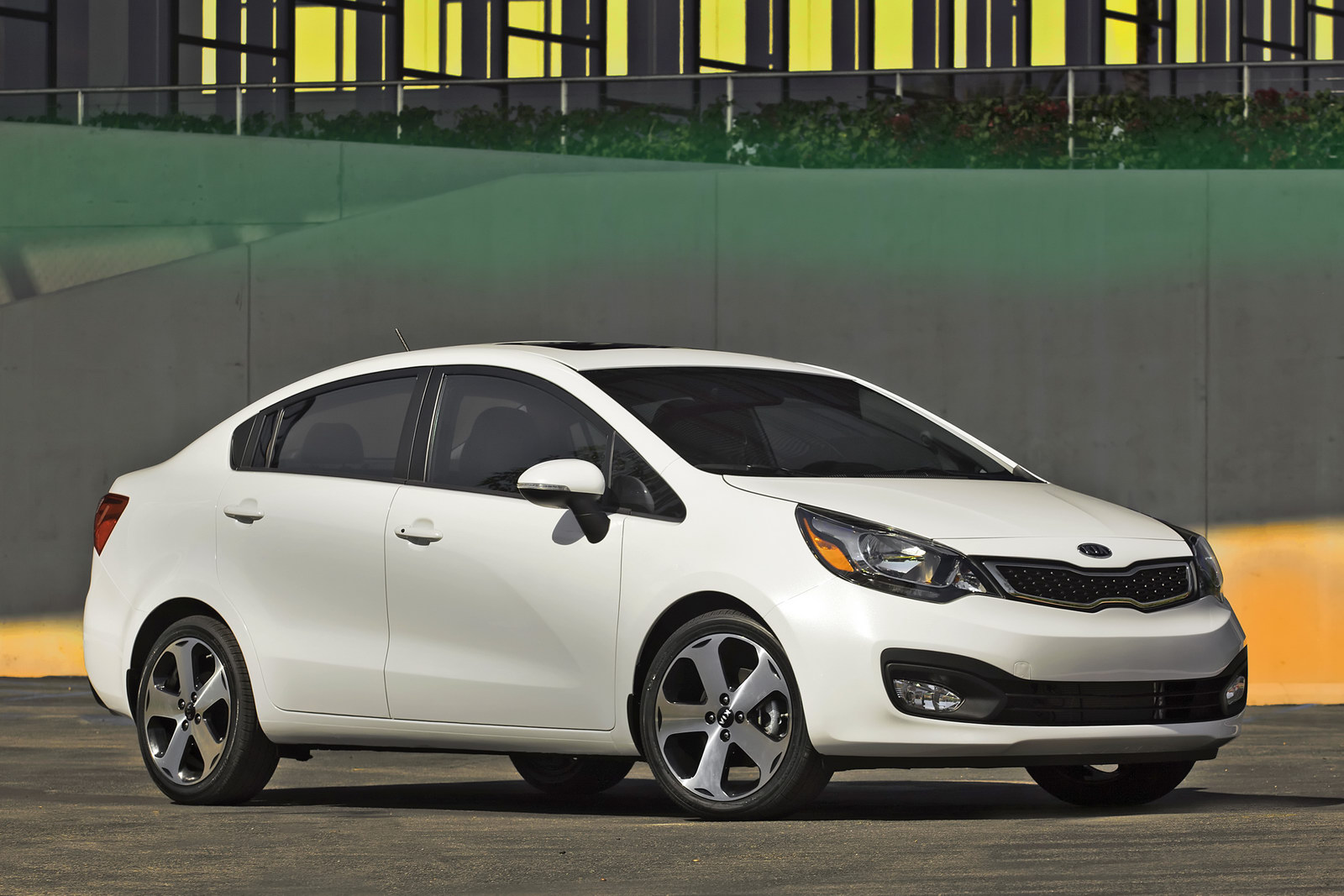 12 Kia Rio Sedan Gets Its Price Automotorblog