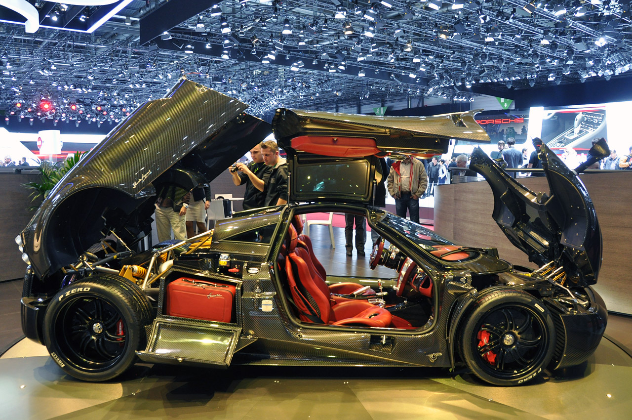 Pagani Huayra Carbon