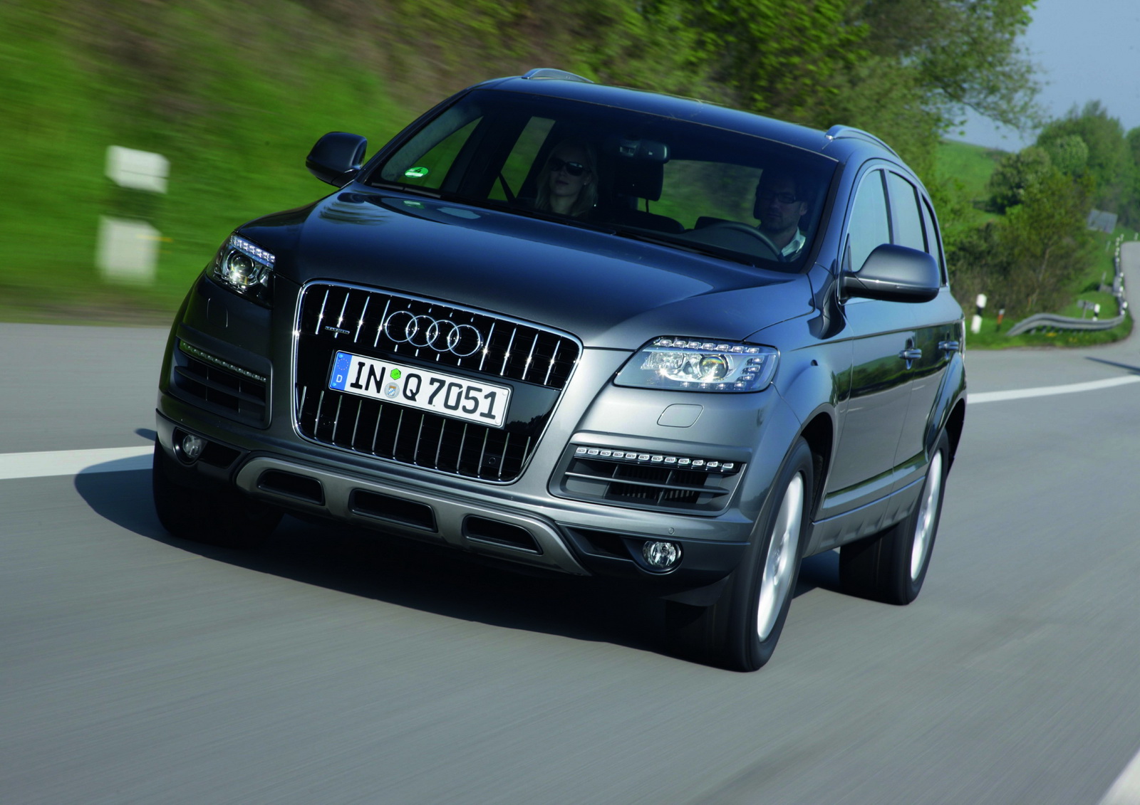 Купить ауди ку 7 в россии. Audi q7. Audi q7 2010. Audi q7 4l 2005-2015. Ауди q7 2013.