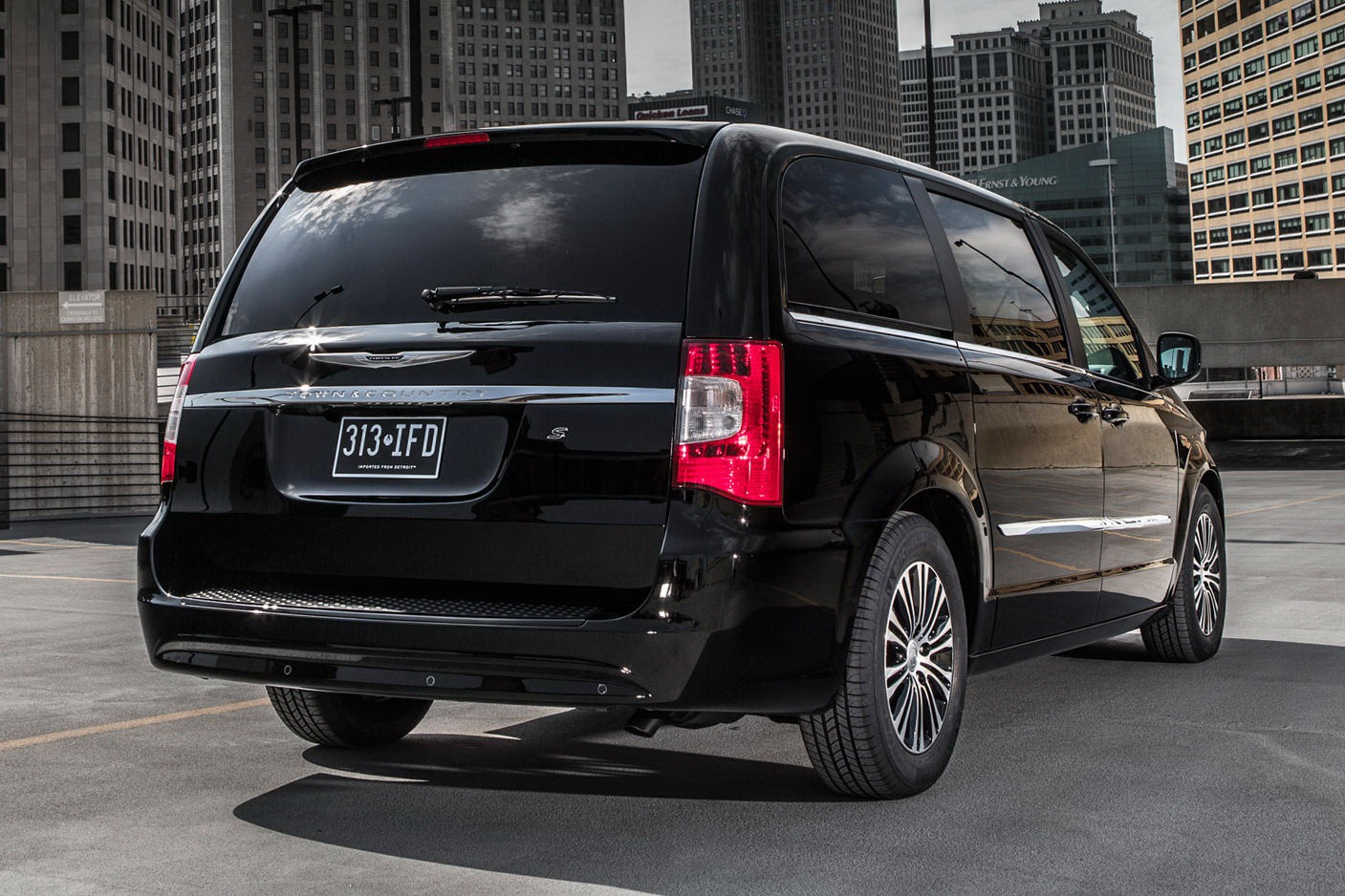 2013 Chrysler Town and Country S Edition