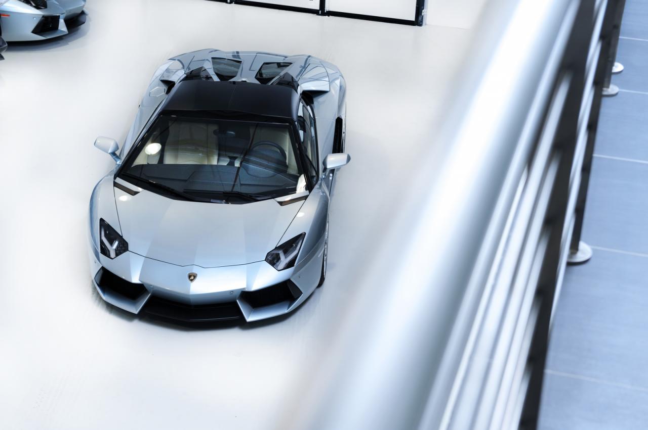 2013 Lamborghini Aventador Roadster